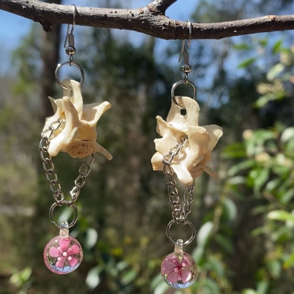 Real Possum Vertebrae Glass Flower 🌸 Charm Earrings - Picture 10 of 17